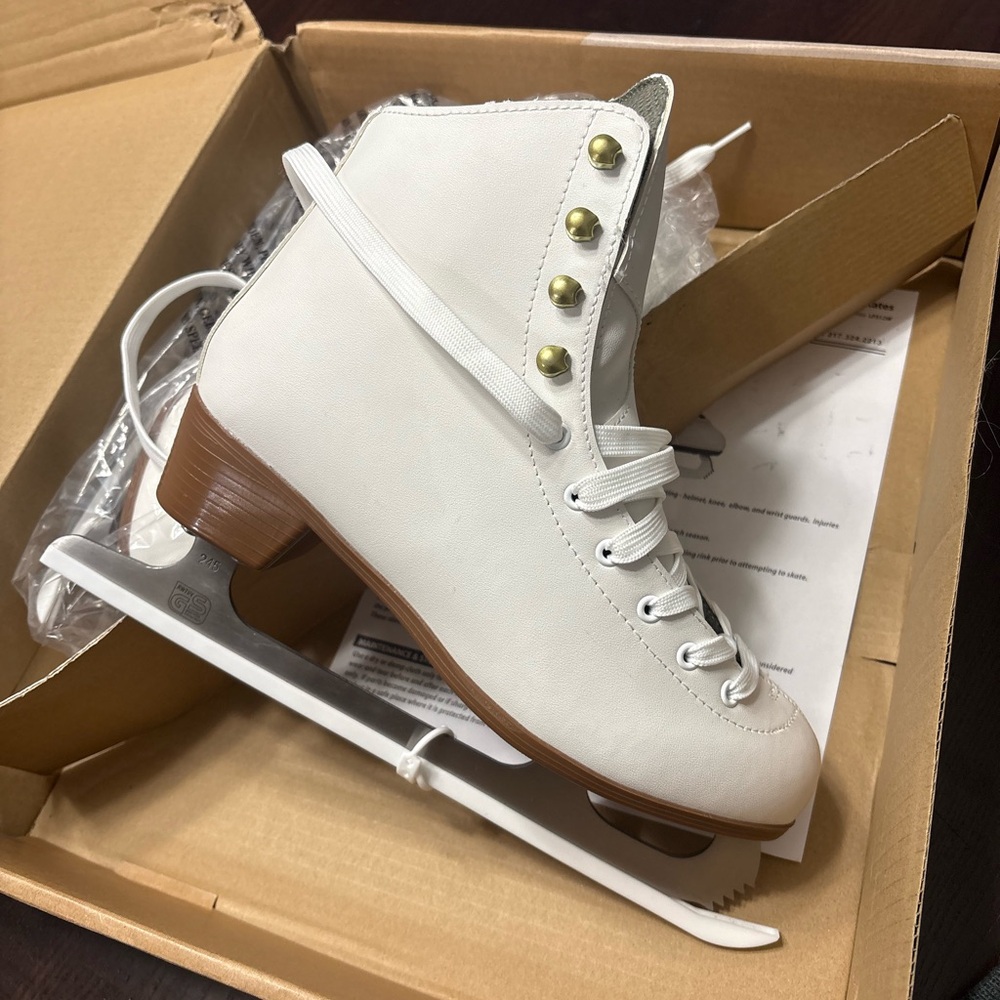 White Ice Skates W9